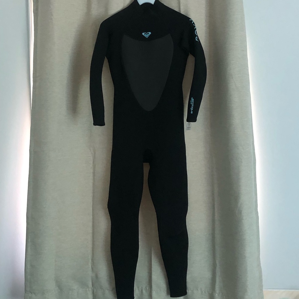 ROXY 3:2mm wetsuit NEVER WORN